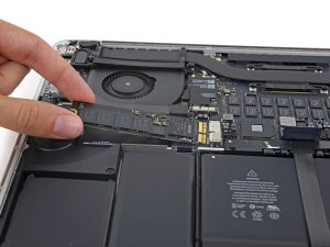 MacBook Pro 15″ – Thay thế Retina Display Mid 2015 SSD