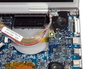 MacBook Pro 17 “Mô hình A1151 A1212 A1229 và A1261 –  Thay thế cảm biến nhiệt bên phải