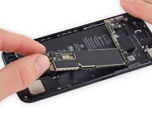 iPhone 7 – Thay thế bo mạch điện tử