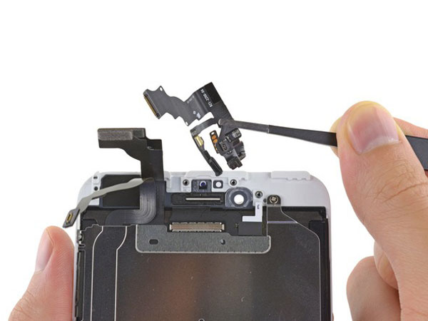 iPhone 6 Plus – Thay thế máy ảnh mặt trước và cụm cảm biến