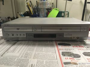 Máy nghe nhạc Sony DVD VHS – Hướng dẫn tháo lắp