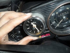 Mercedes W114 / W115 Cluster Clock Thay thế và khắc phục sự cố